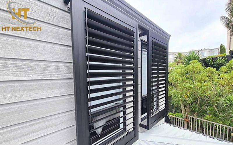 Cửa chớp lật inox là gì?