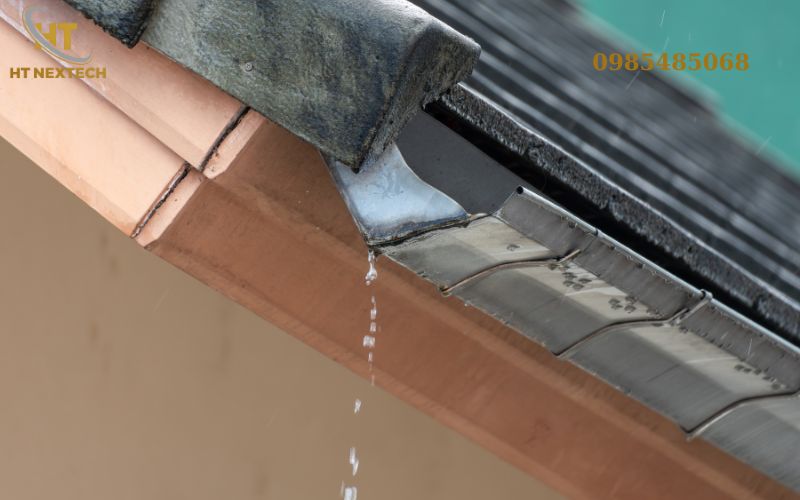 Máng nước trên mái