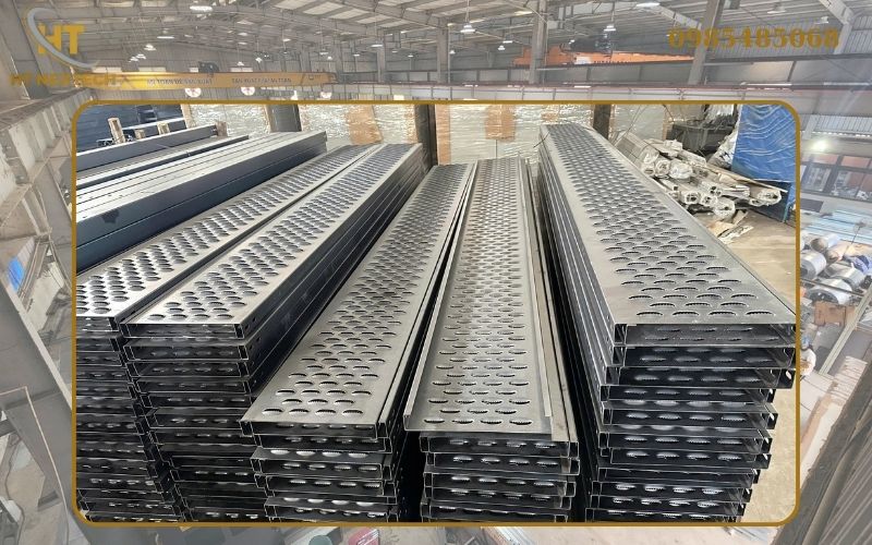 Sàn thao tác nhà xưởng solar của HT NEXTECH luôn được khách hàng và đối tác tin tưởng lựa chọn