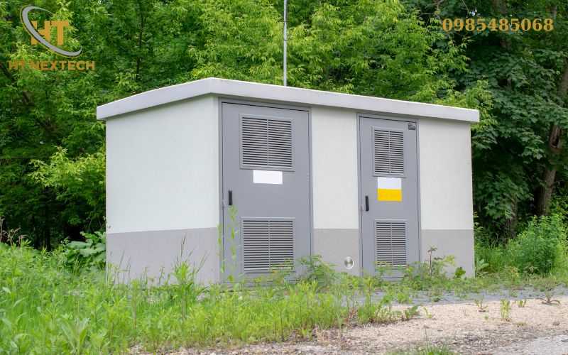 Trạm hợp bộ kios dạng container kín, thiết kế thẩm mỹ cao và bảo vệ thiết bị tối ưu trước môi trường ngoài trời.