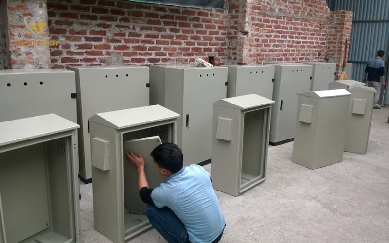 Sản xuất vỏ tủ điện