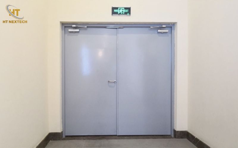 Của chống cháy thường là cửa thoát hiểm trong những tình huống khẩn cấp