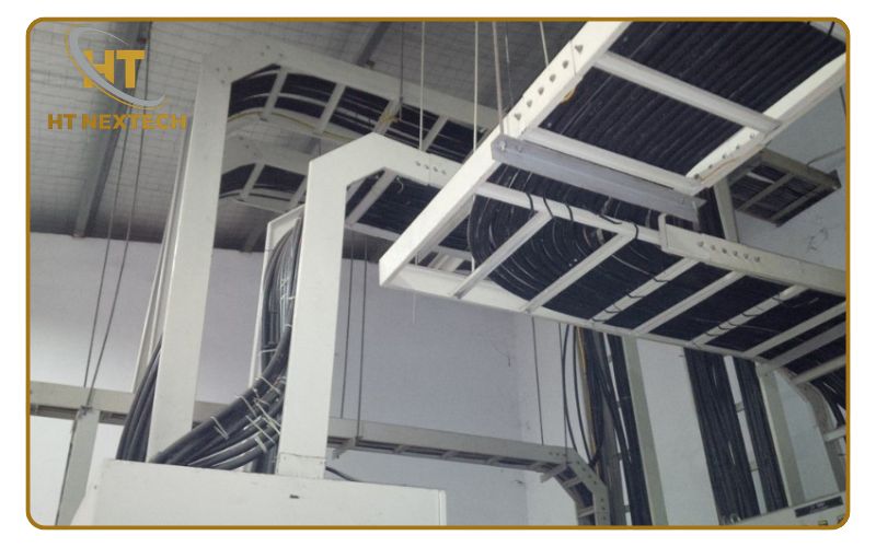 Ứng dụng co ngang máng cáp điện trong công trình thực tế