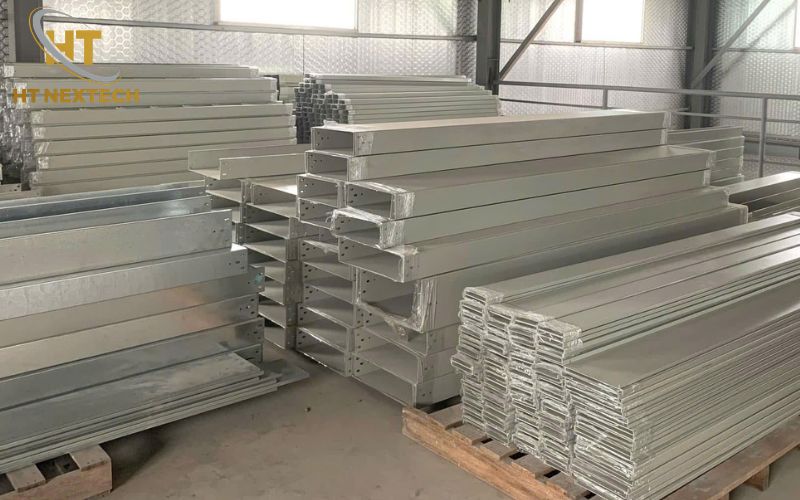 Thang máng cáp là hệ thống nâng đỡ và bảo vệ dây dẫn trong các công trình