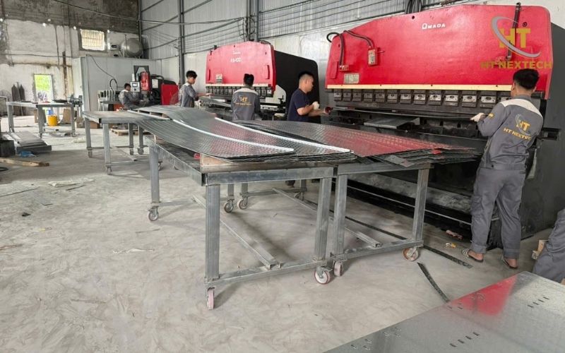 HT Nextech là đơn vị sản xuất cung cấp thang máng cáp điện giá tại xưởng