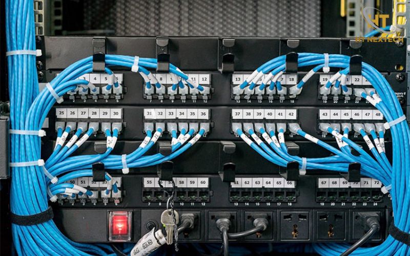 Quản lý dây cáp trong tủ rack